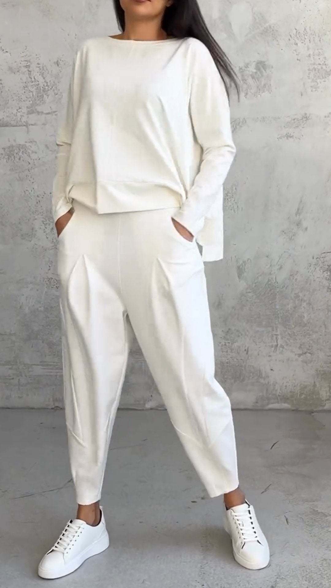 Conjunto de traje irregular, top de manga larga con cuello redondo y pantalones bombachos holgados con bolsillos. - Image 4