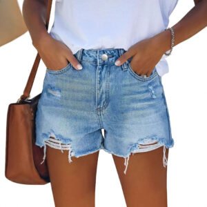 Shorts vaqueros ajustados con agujeros lavados.