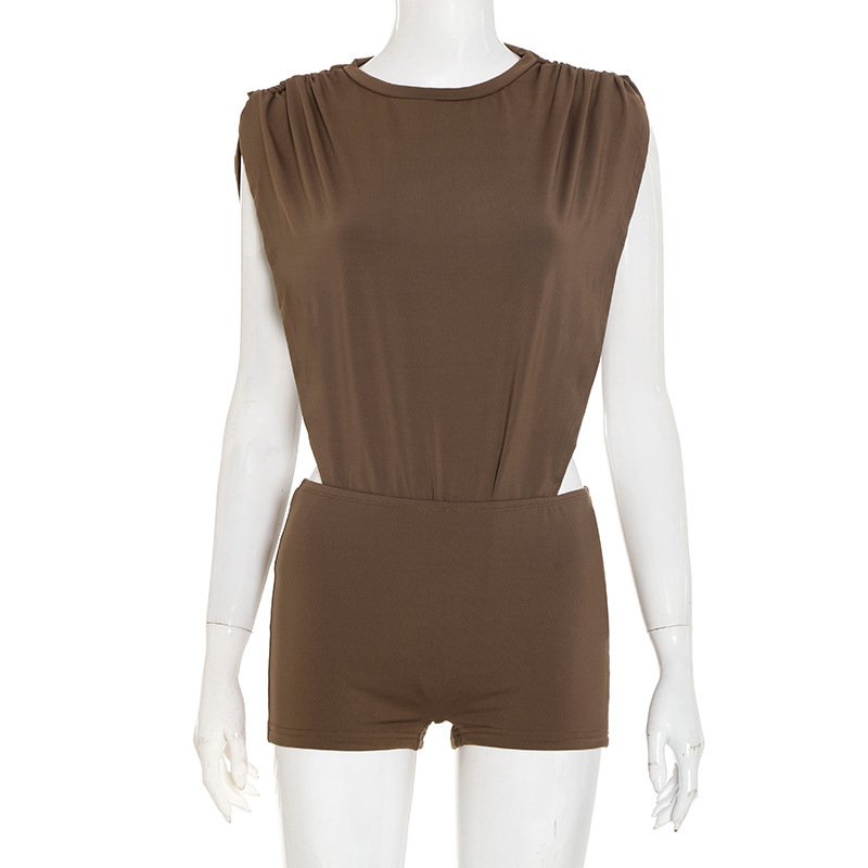 Conjunto de dos piezas sin mangas: top calado y shorts ajustados. - Image 3